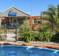 COMFORT INN COACH AND BUSHMANS - Accommodation Main Beach