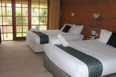 Grange Burn Motel - Accommodation Main Beach 1