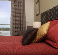 Lady Bay Resort - Accommodation Main Beach
