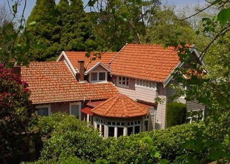 Llandrindod B And B - Accommodation Main Beach 2