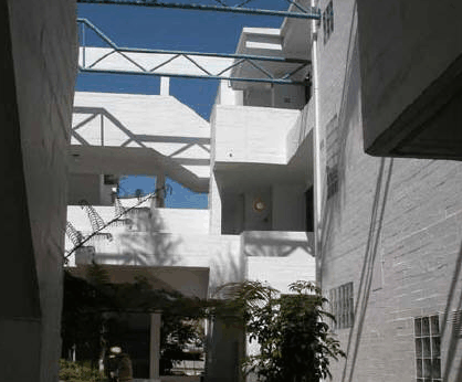 Cambridge Atrium - Accommodation Main Beach