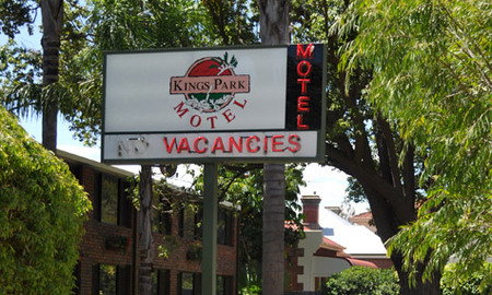  Accommodation Main Beach