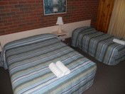KY COUNTRY ROADS MOTOR INN - Accommodation Main Beach 3