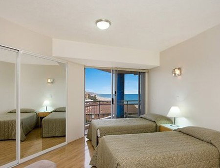 Oceanside Resort - Accommodation Main Beach 3