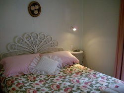 Pioneer Garden Cottages - Accommodation Main Beach 1