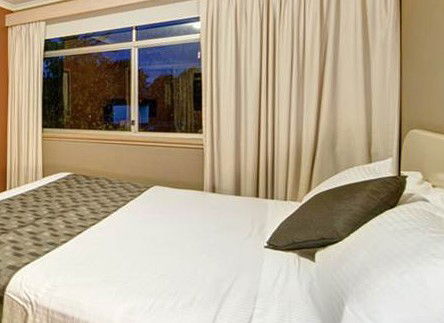 The Statesman Hotel - Accommodation Main Beach 1