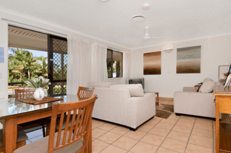 Cayman Quays - Accommodation Main Beach 2