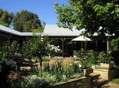The Noble Grape - Accommodation Main Beach