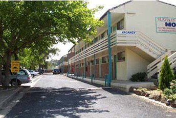 Blayney NSW Accommodation Main Beach