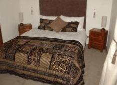 Tall Trees B And B - Accommodation Main Beach 0