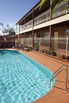 Kalgoorlie WA Accommodation Main Beach