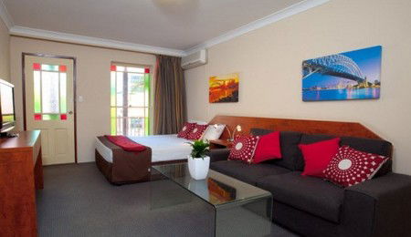 Central Railway Hotel - Accommodation Main Beach 0