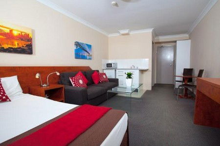 Central Railway Hotel - Accommodation Main Beach 2