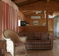 Glen Ayr Cottages - Accommodation Main Beach