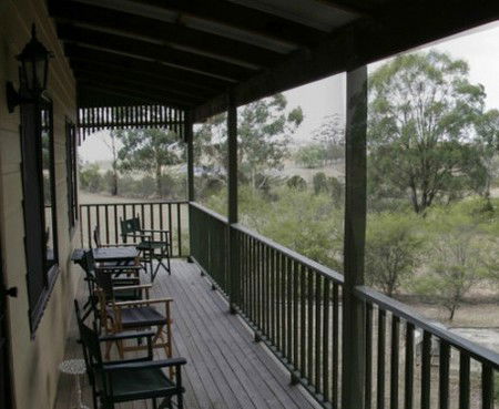 Glen Ayr Cottages - Accommodation Main Beach 2