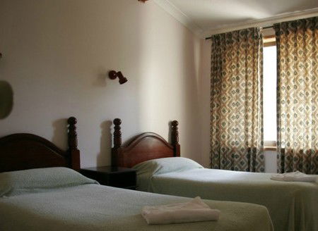 Glen Ayr Cottages - Accommodation Main Beach 3