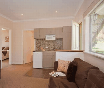 Adamsons Riverside Accommodation - Accommodation Main Beach 2