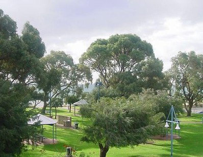 Beachside Apartment Hotel - Accommodation Main Beach 1