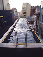 Adelphi Hotel - Accommodation Main Beach 2