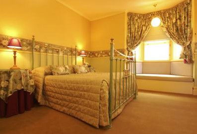 The Russell Hotel - Accommodation Main Beach 0
