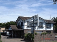 Chalet Motor Inn - Accommodation Main Beach 1