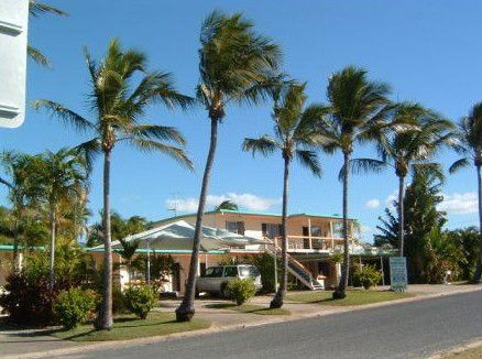 Palm View Holiday Apartments - Accommodation Main Beach 2