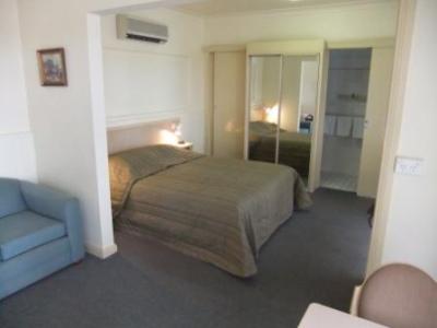 Country Comfort Cowra Countryman Motor Inn - Accommodation Main Beach 1