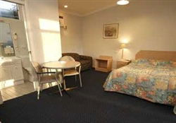Orange Motor Lodge - Accommodation Main Beach 0