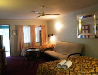 Beerwah Glasshouse Mountains Motel - Accommodation Main Beach 1