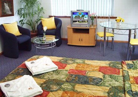 Lindy Lodge Motel And Function Centre - Accommodation Main Beach 0