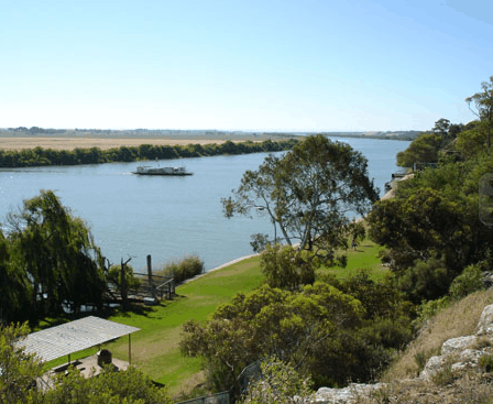 Motel River Bend - Accommodation Main Beach 1