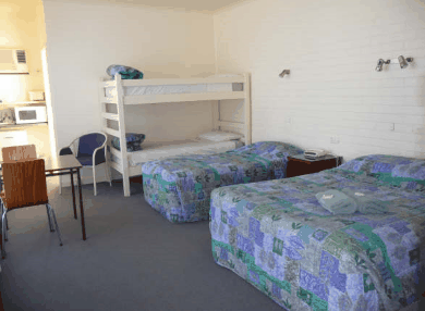 The Sands Motel - Accommodation Main Beach 1