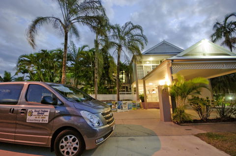 Reef Palms - Accommodation Main Beach 0
