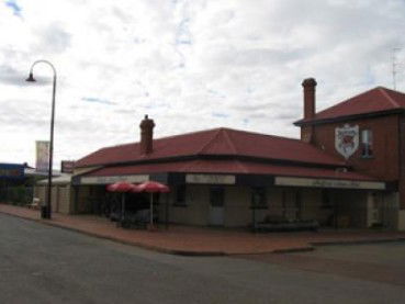 Leinster WA Accommodation Main Beach