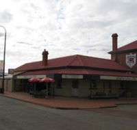 Bedford Arms Hotel - Accommodation Main Beach