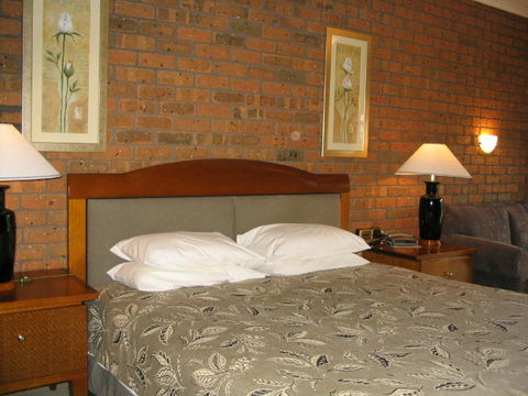 Grange Burn Motel - Accommodation Main Beach 0
