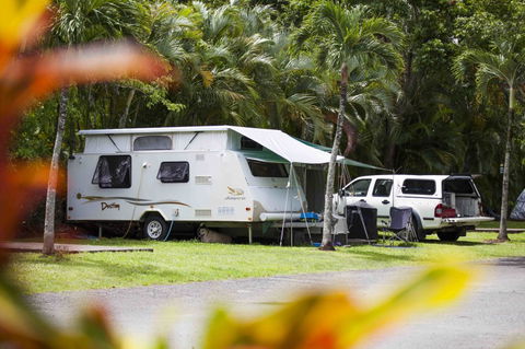 Lake Placid Tourist Park - Accommodation Main Beach 5
