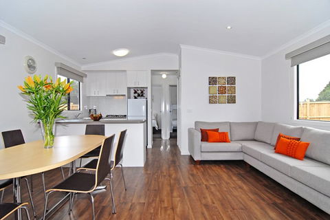 Ocean Grove Motor Inn - Accommodation Main Beach 1