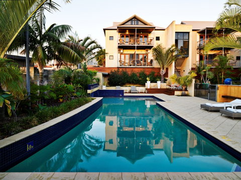 Sunmoon Boutique Resort - Accommodation Main Beach 1