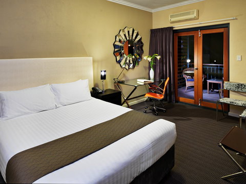 Sunmoon Boutique Resort - Accommodation Main Beach 3
