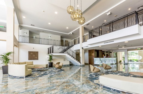 Ramada Hotel Hope Harbour - Accommodation Main Beach 2