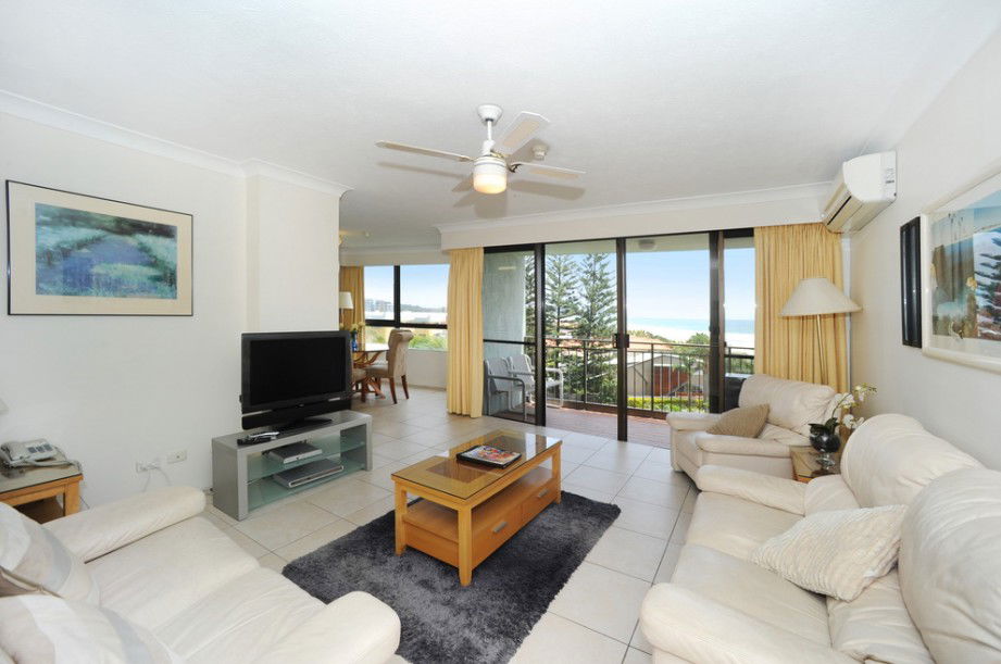 Palm Beach QLD Accommodation Main Beach