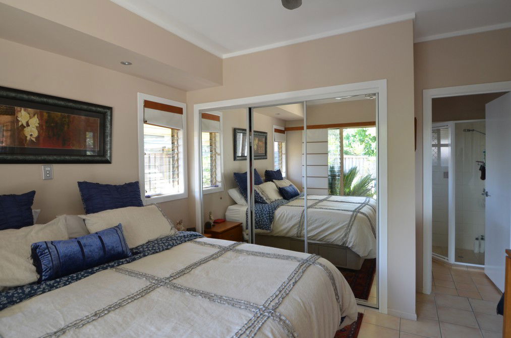  Accommodation Main Beach