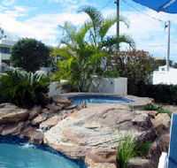 Estoril On Moffat Holiday Apartments - Accommodation Main Beach