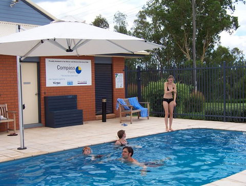 Albert Motel - Accommodation Main Beach 0