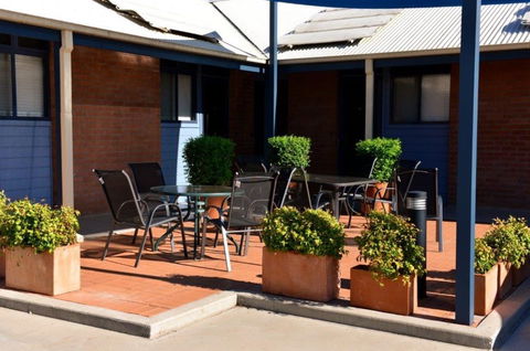 Albert Motel - Accommodation Main Beach 1