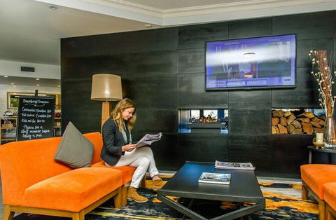 Alpha Hotel Canberra - Accommodation Main Beach 2