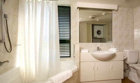 Tropic Towers Apartments - Accommodation Main Beach 1