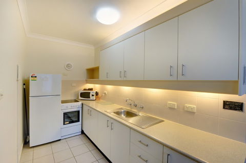 Absolute Beachfront Smugglers On The Beach - Accommodation Main Beach 2