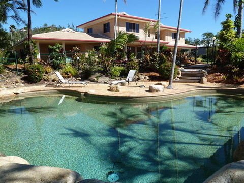 Montage Beach Apartments - Accommodation Main Beach 1